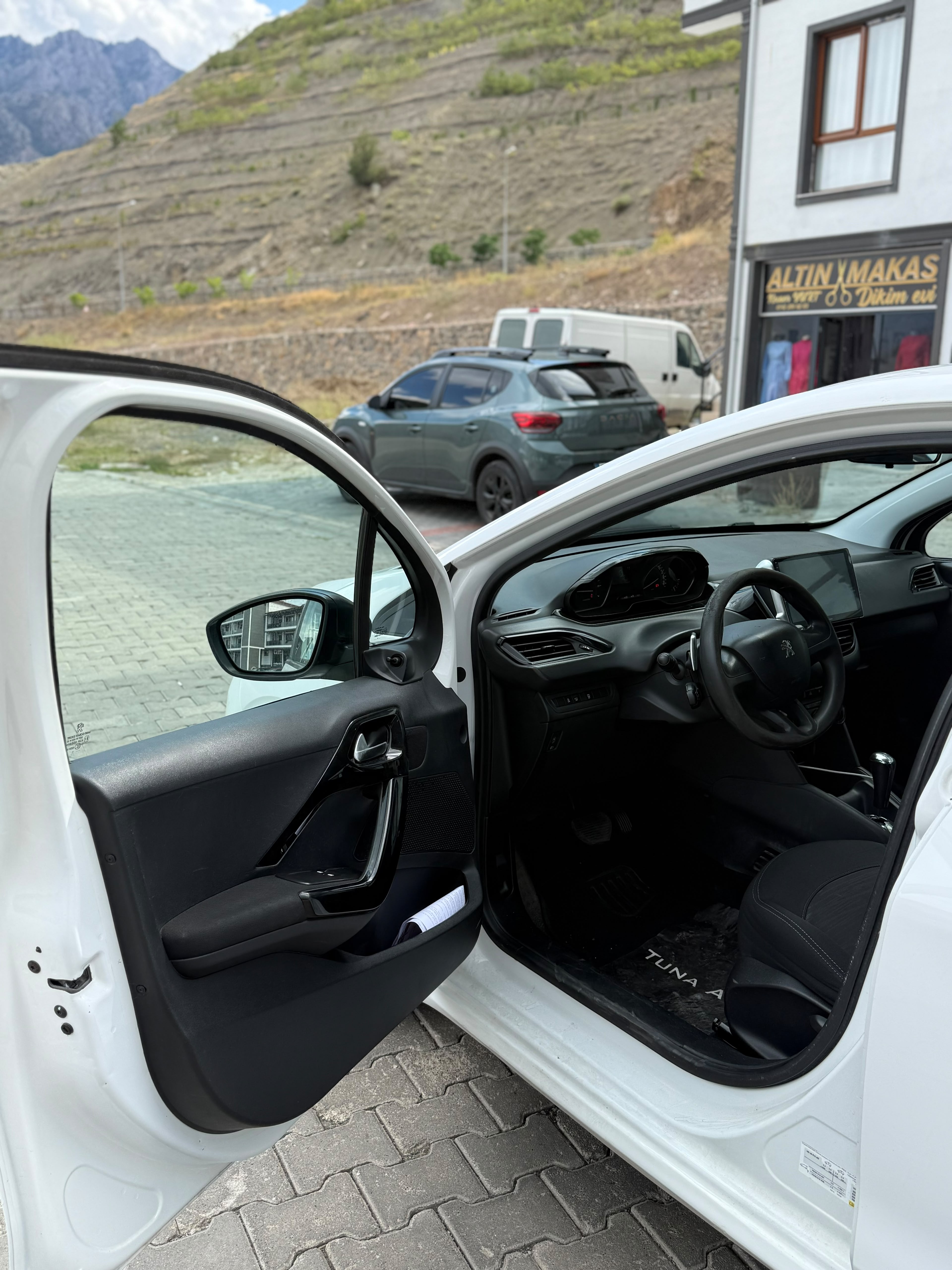 2017 PEUGEOT 208 fotoğraf 6