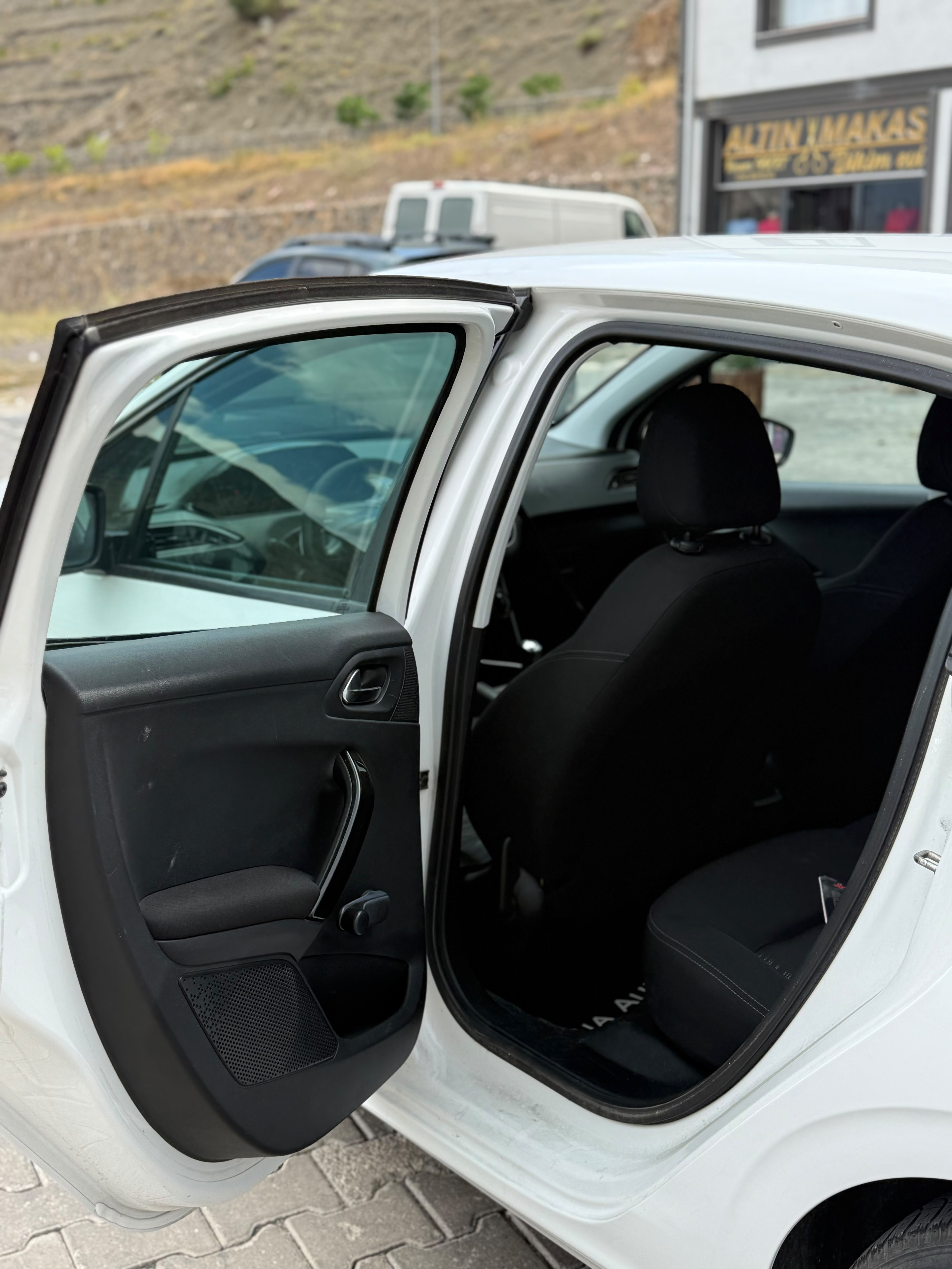 2017 PEUGEOT 208 fotoğraf 7