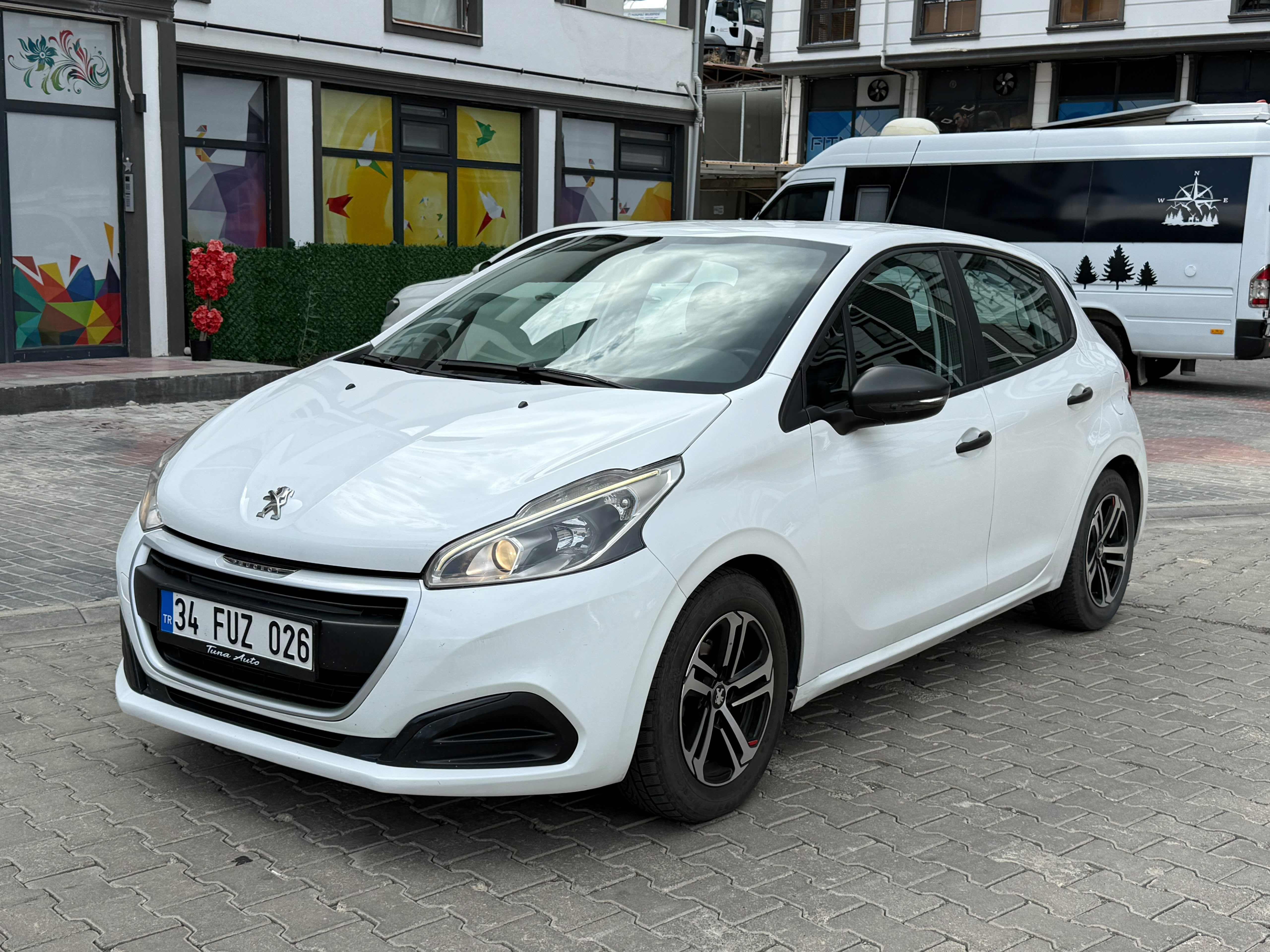 2017 PEUGEOT 208